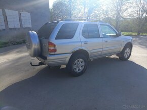 Predám Opel Frontera 2,2 DTI ,88kW  4x4 r.v. 2004 - 4