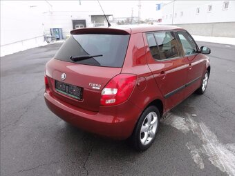 Škoda Fabia 1.416V 63kW 2009 124425km Sport - 4