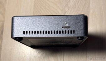 Intel NUC 7i3BNK mini počítač - 4