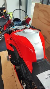 Ducati Panigale V4 Bautista 2022 World Champion Replica - 4