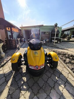 Can-Am Spyder - 4