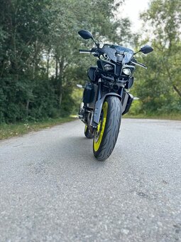 Yamaha MT10 - 4