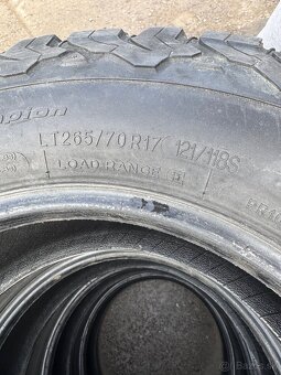 BF Goodrich A/T 265/70 R17 - 4