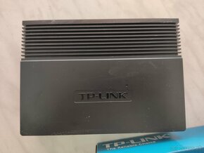 Switch TPLINK TL-SF1016D 16 port 10/100Mbs - 4