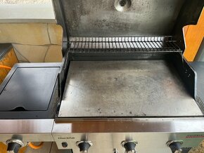 Char Broil plynovy gril - 4