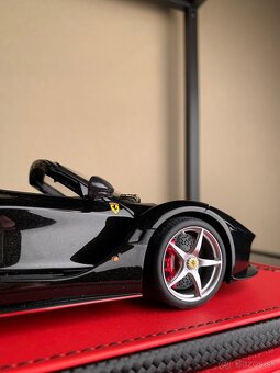 Ferrari LaFerrari Spider 1/18 MR Collection - 4