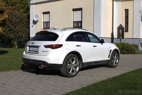 Infiniti QX70 3.0D Premium 175kw AT7 - 4