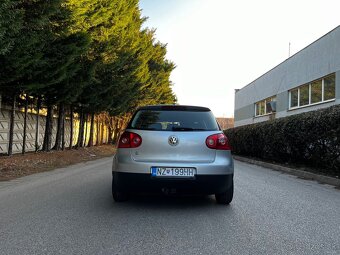 Volkswagen Golf 5 - 4