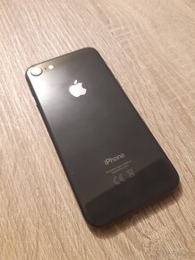 iPhone 8 / 64GB Čierny Nová batéria TOP stav - 4