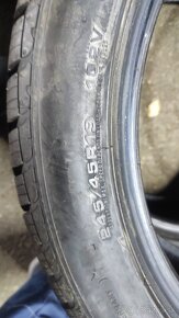 Goodyear 245/45r19 zimné runflat - 4