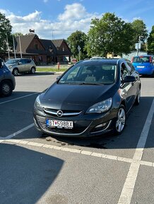 Opel astra sport tourer 2013 - 4