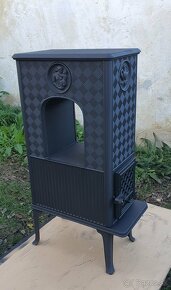 Liatinové kachle Jotul F 606  čierný lak - 4