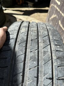 235/35 r19 - 4