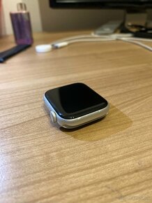 Hodinky Apple Watch SE 2 - 4