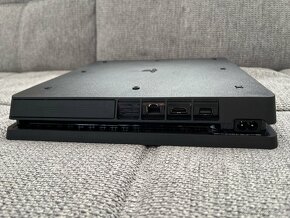 Playstation 4 Slim - 4