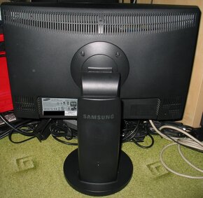 Širokouhlý 19" LCD monitor Samsung SyncMaster 943BW - 4