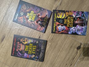 Five Nights at Freddy's Graphic novel trilogy box set - 4