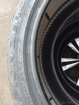 Predám 3ks letné pneu 235/45 R19 Pirelli - 4