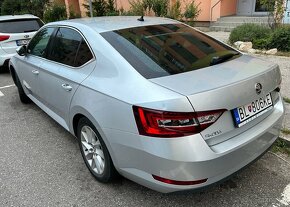 Predám Škodu Superb 2.0 TDI - 4