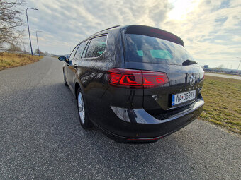 Volkswagen Passat Variant 2.0 TDI EVO Business DSG PANO - 4