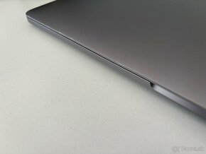 MacBook Pro 15-palcový (2019) 16GB / 256GB Silver - 4