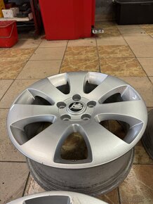 Predam Originalne Skoda VW hlinikove disky R16 5x112 - 4