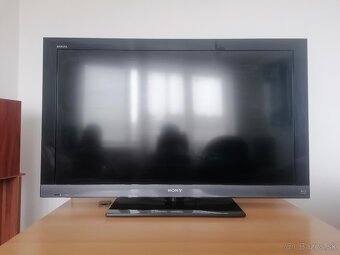 Stolový pc, TV Sony - 4