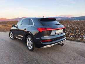 AUDI E-TRON 95 kWh 55 300kW Quattro 10/2022 odpočet DPH PANO - 4