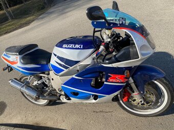 Predám Suzuki gsxr 750 srad - 4