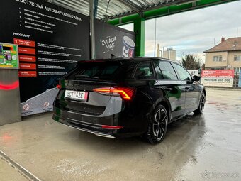 Škoda Octavia Combi 2.0 TDi Sportline 4x4 - 4