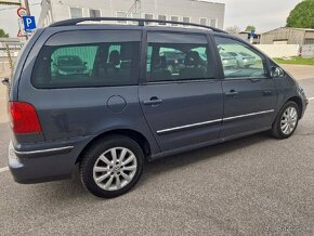 Predám Volkswagen Sharan 1.9 TDI 85 KW Sportline r.v.2008 - 4