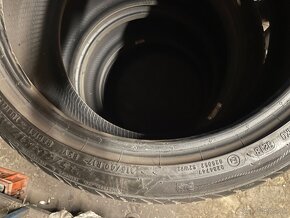 Pneu 215/40 r17 - 4