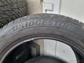 225/55R18 - 4