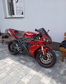 Yamaha R1 v TP 35kW - 4