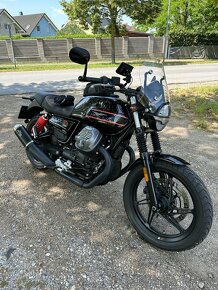 Moto Guzzi V7 Stone Special Edition 49kW - 4