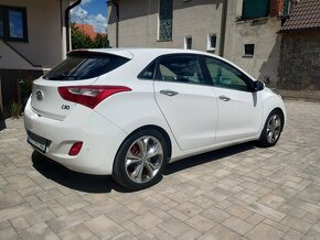 Hyundai i30 1,6 GDI 99kw benzin - 4