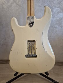 Fender Classic Series 70s Stratocaster - 4