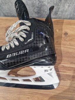 Bauer supreme MACH - 4