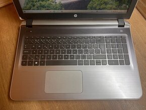 HP / AMD A10-8700P / 4 jadro / 8GB RAM / 240GB SSD / 15,6" - 4