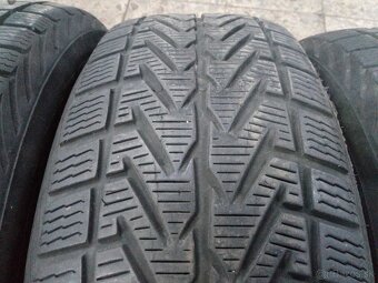 Zimné pneu Vredestein 235/65 R17 - 4