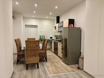 ❇️ UBYTOVANIE LEVICE CENTRUM MESTA APARTMÁN S TERASOU/DVOROM - 4