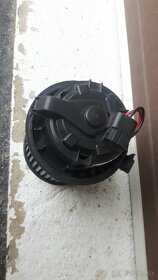 Predám ventilator kúrenia na Peugeot 208. - 4