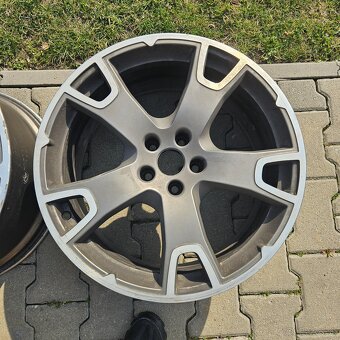 5x114,3 r20 Maserati - 4