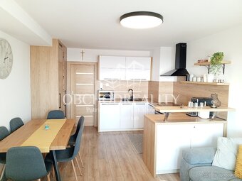 Priestranný apartmán s krásnym výhľadom na Šíravu - 4