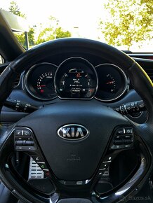 KIA Ceed GT - 4