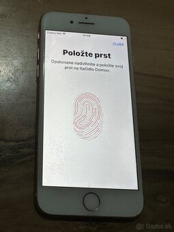 Predám Apple iPhone 8 64GB Gold Známky používania. - 4