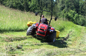 Malotraktor AGT 1060 Turbo, otočné pracoviště, 56 HP - 4