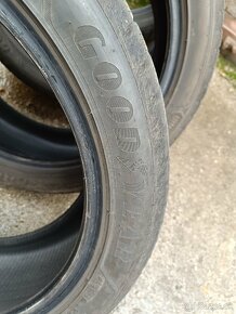 235/45R18 98V Goodyear zimná - 4