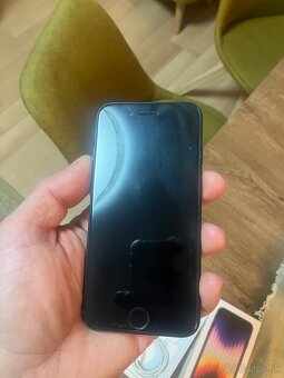 Predám Iphone SE 2022 - 128Gb - tmavo-modrá - 4