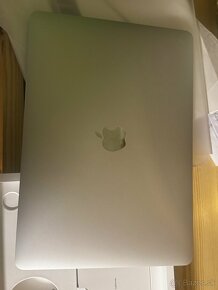 Predám Macbook Pro 2020 512gb vadny dysplay ..199e - 4